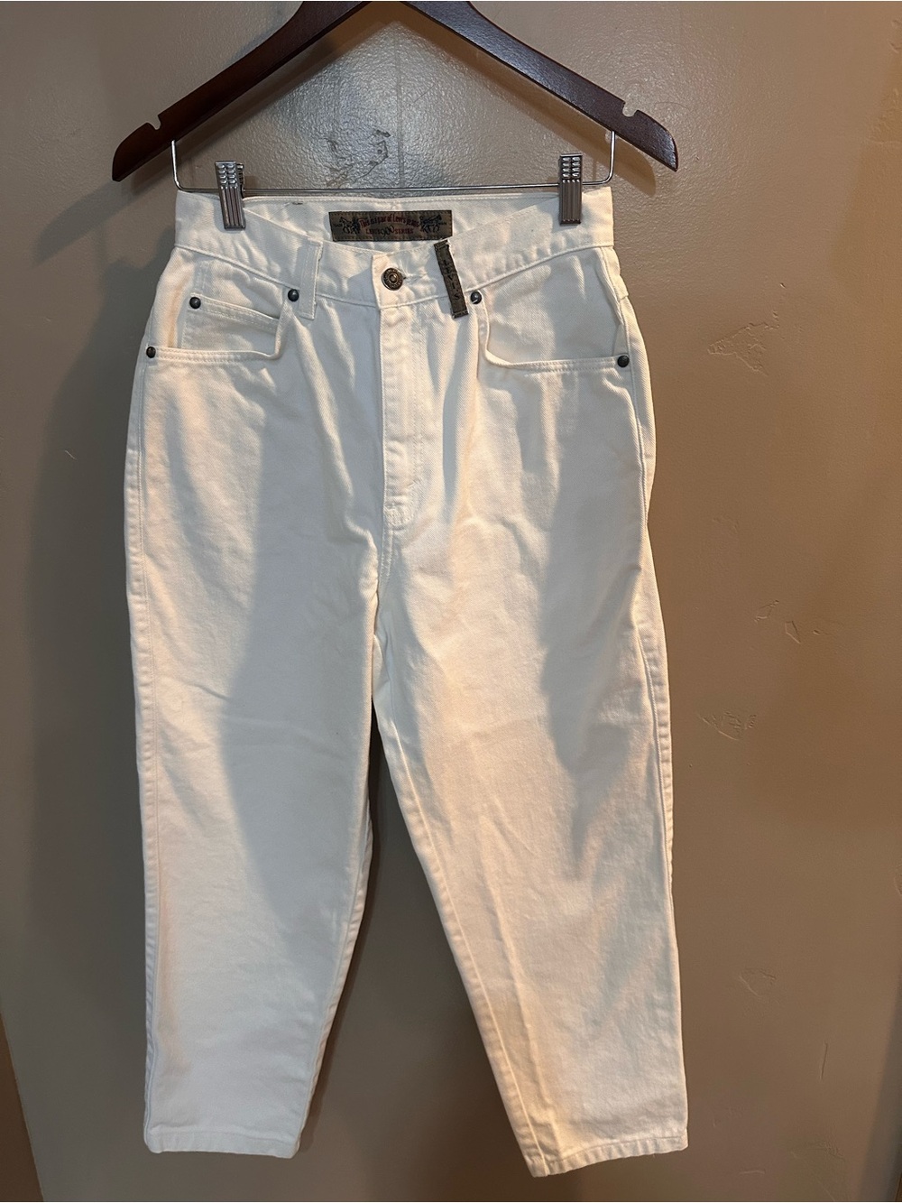 Vintage 90s Levi's 900 Series 902 High Waisted  Mom Tapered Jeans